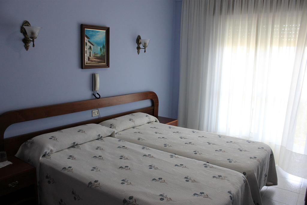 Hotel Arco Iris فيلانويفا دي أروسا الغرفة الصورة