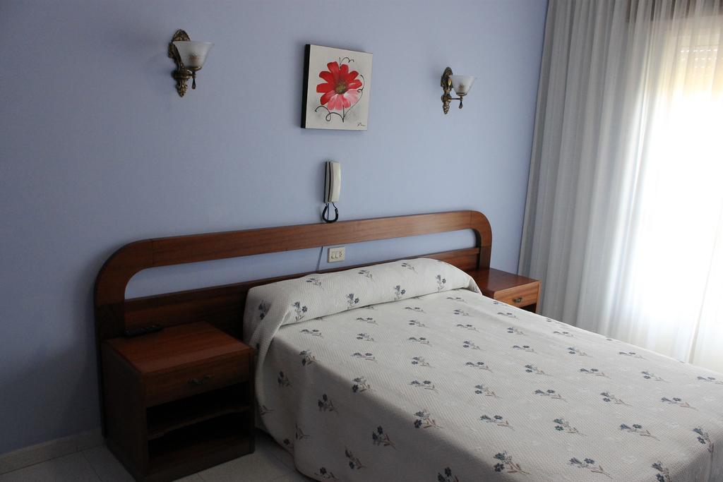 Hotel Arco Iris فيلانويفا دي أروسا الغرفة الصورة