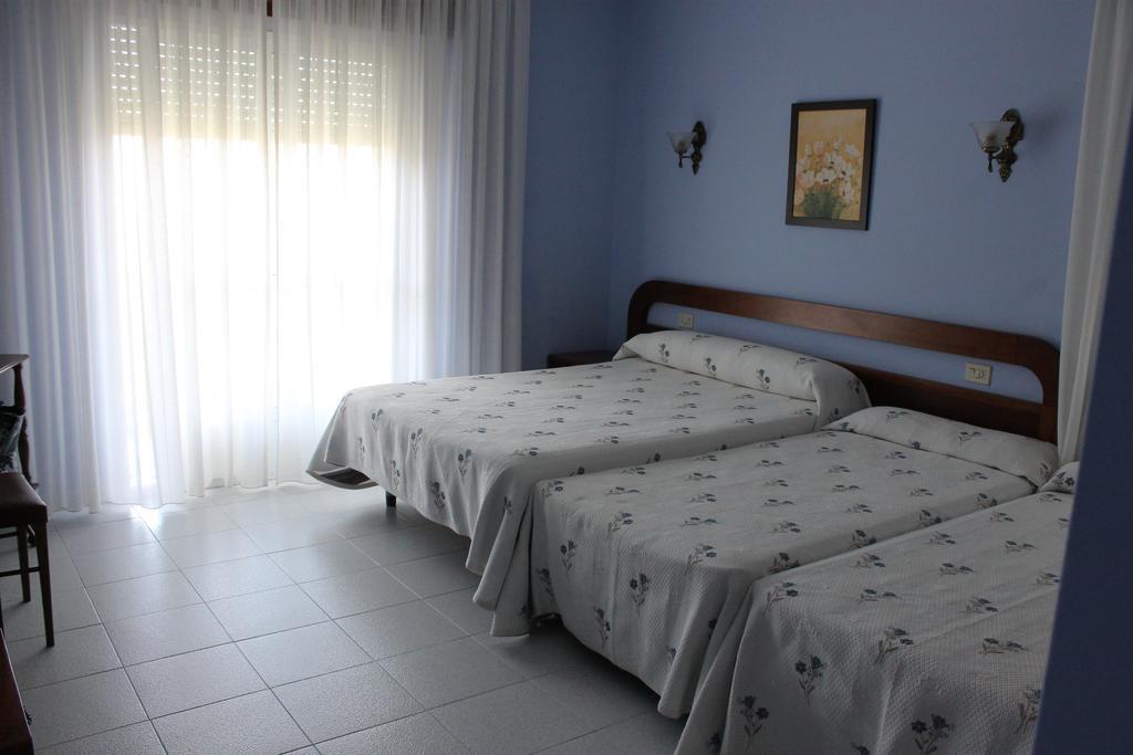 Hotel Arco Iris فيلانويفا دي أروسا الغرفة الصورة